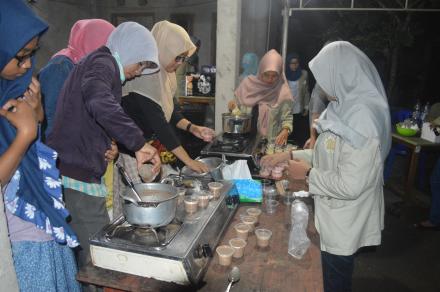 PELATIHAN PEMBUATAN ES  KRIM DARI KULIT PISANG