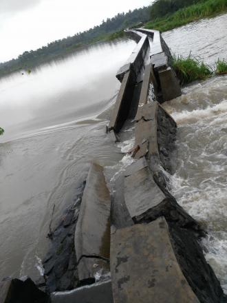 SALURAN IRIGASI KETEP KULON JEBOL