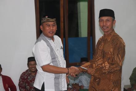 TIM SAFARI TARAWIH KELILING PEMERINTAH DESA SRIGADING KUNJUNGI MASJID MIFTAHUL JANNAH 