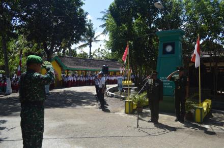 UPACARA TABUR BUNGA DI MAKAM PAHLAWAN R. SUDIHARJO