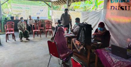 Pemeriksaan Kesehatan di Posyandu Lansia Sejahtera