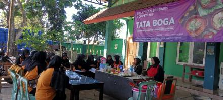 Pelatihan Berbasis Kompetensi Desa Prima Kalurahan Srigading Hari Ke-10