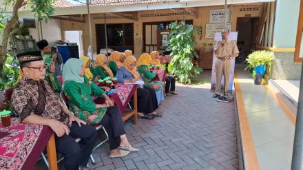 Pelatihan Pembentukan Badan Usaha dari Pengabdian Dosen UNU Yogyakarta Di Padukuhan Malangan